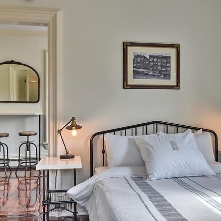 The Burrell House Hotel คีน ภายนอก รูปภาพ
