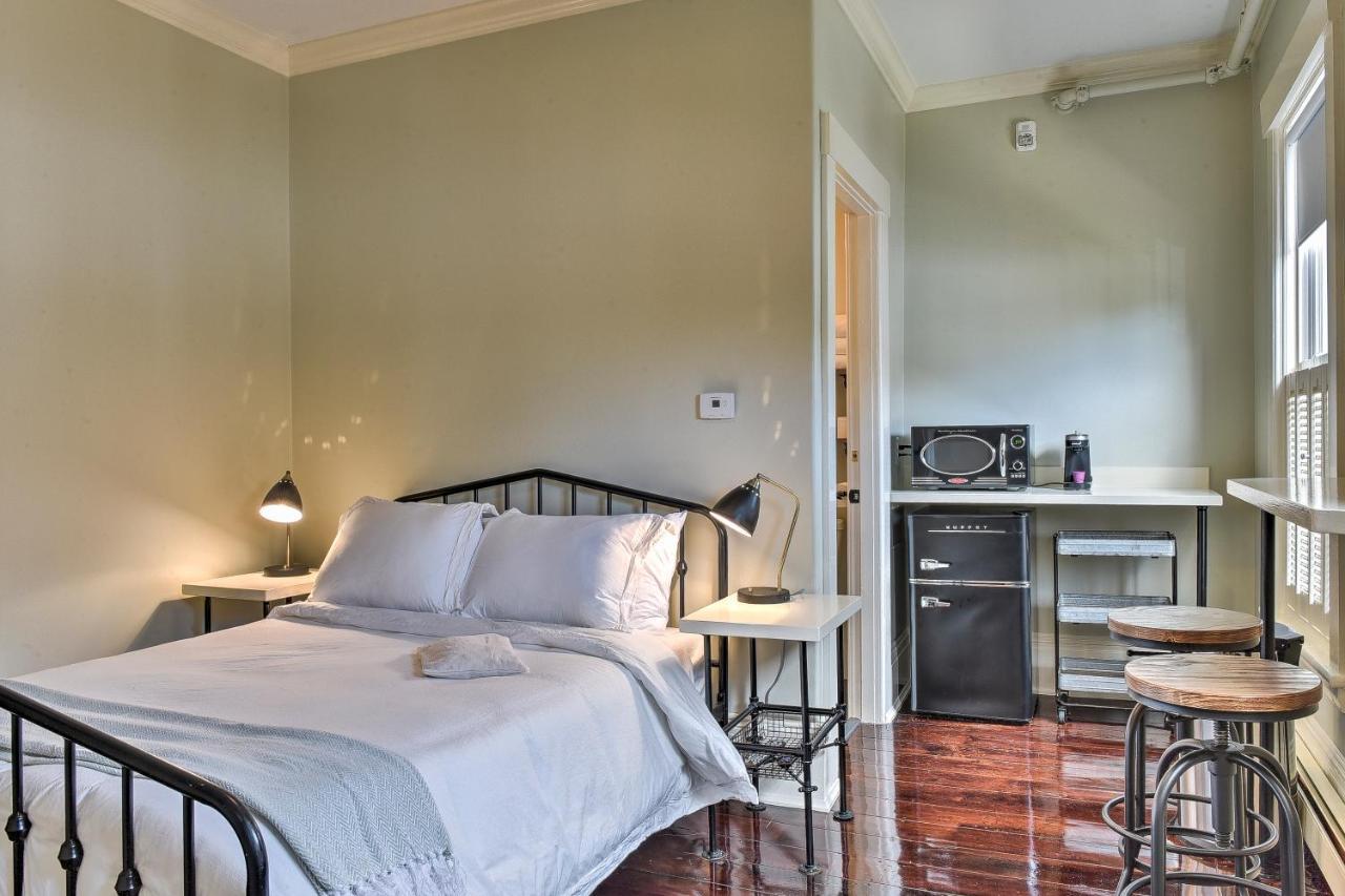 The Burrell House Hotel คีน ภายนอก รูปภาพ